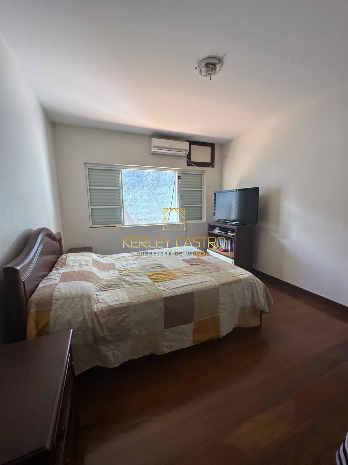 VENDO ÓTIMA CASA NO BAIRRO SANTA RITA 